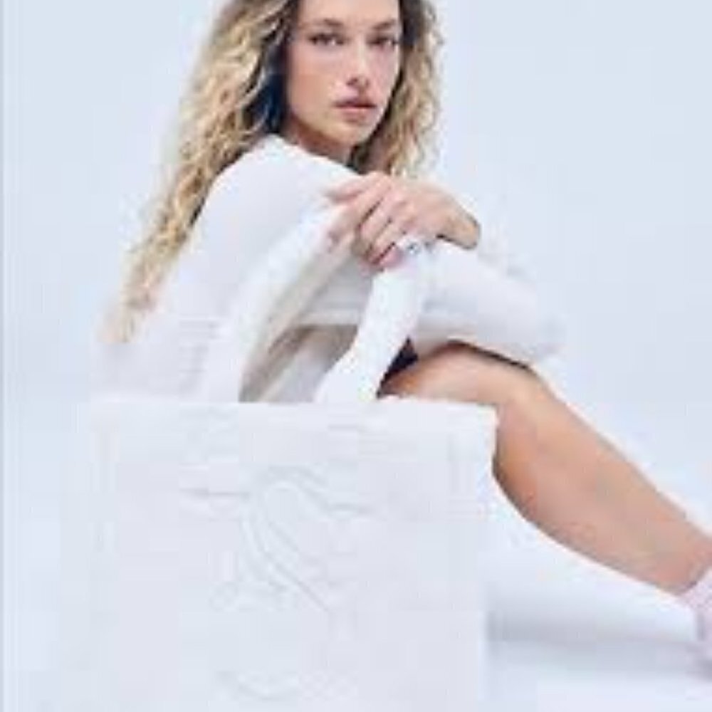 NWT Victoria's Secret Sherpa Toe